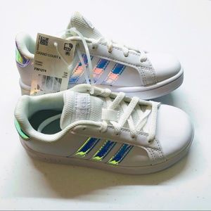 New Adidas White Sneakers for girls. Size 10.5 M